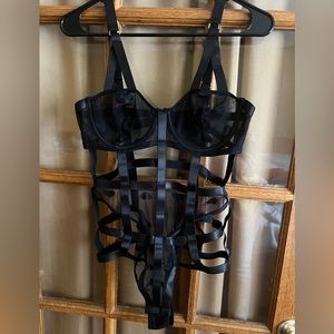 ❤️ Valentine’s Special ❤️ Black strappy bodysuit/lingerie with hearts Size Large